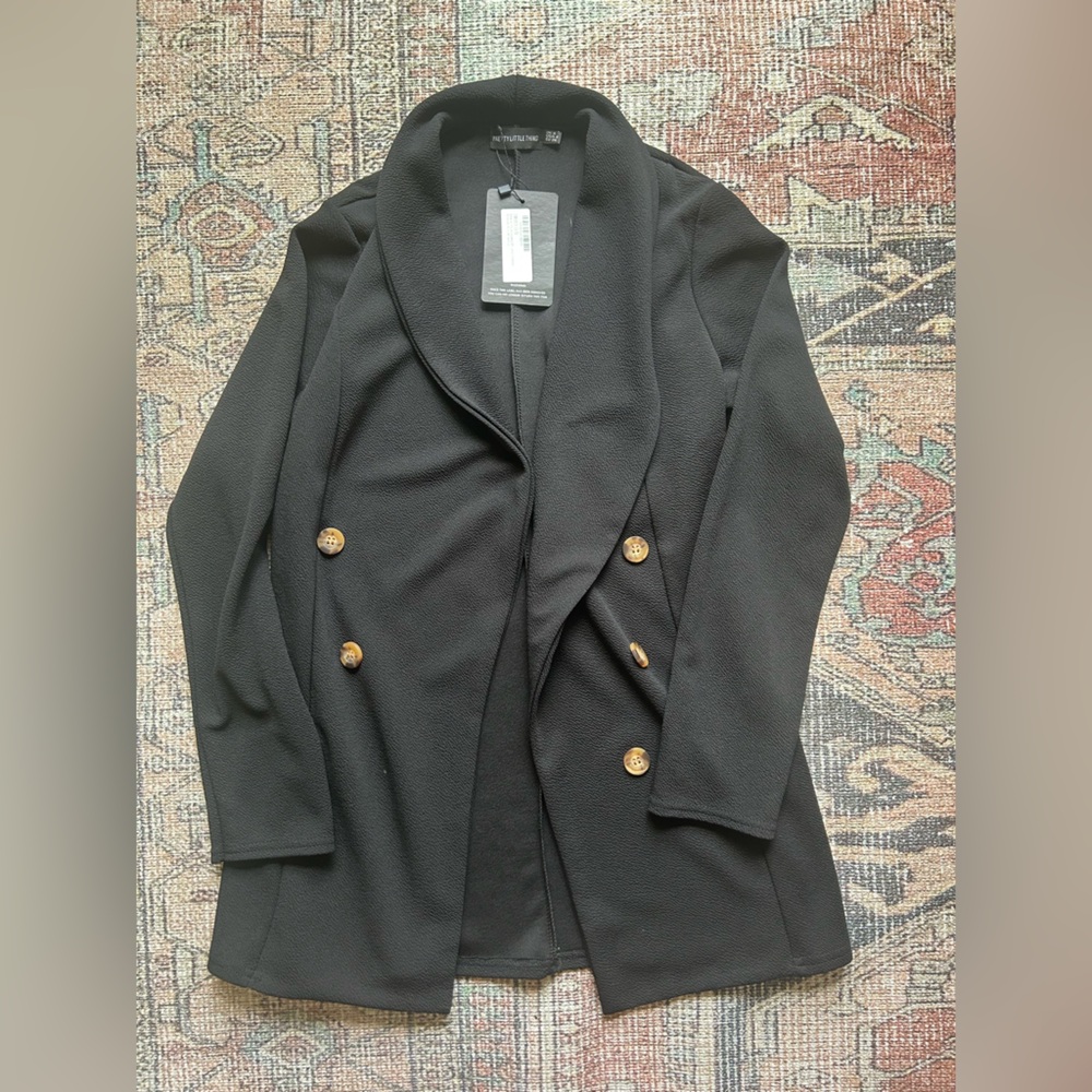 PrettyLittleThing oversized black button down light blazer. Size small